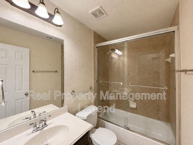 Building Photo - 304 Blythe Bridge Dr