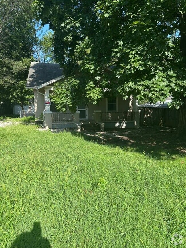 Building Photo - 3 Bed 1.5 Bath Home