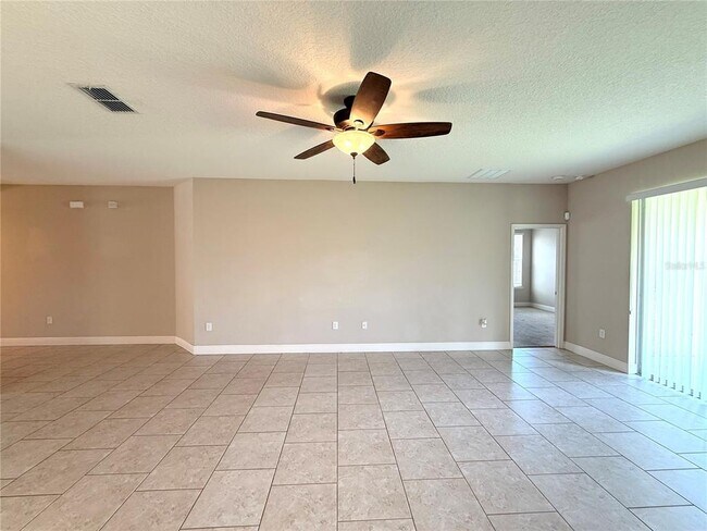 Building Photo - 1497 Softshell St