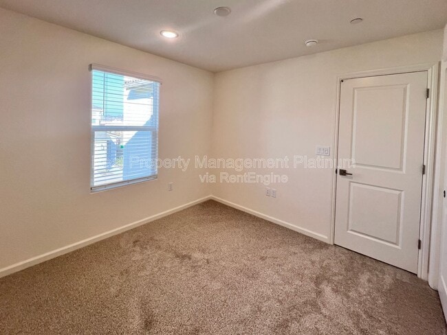 Building Photo - 1544 Farmhouse Ln