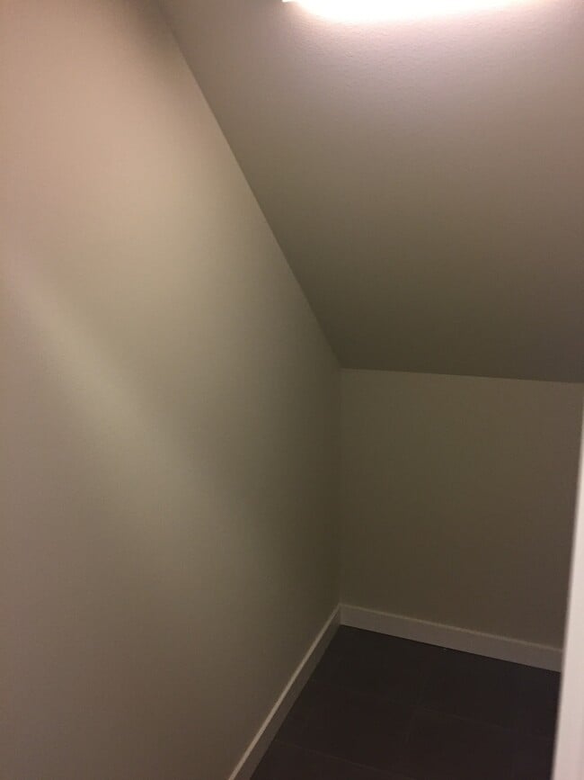 Building Photo - Newer Townhouse in Lake Forest Park!