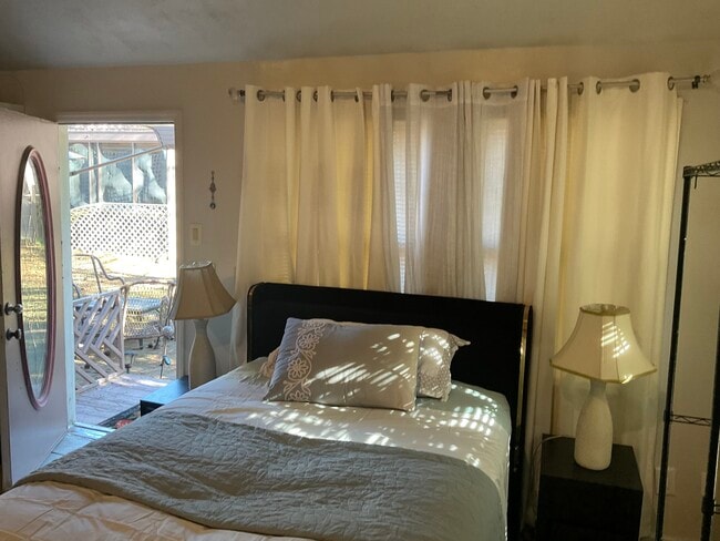 Building Photo - 5921 Crepe Myrtle Ct