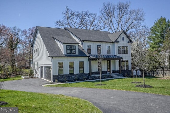 Building Photo - 2424 Carey Ln