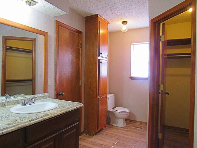 Building Photo - 12400 Eric Field Pl