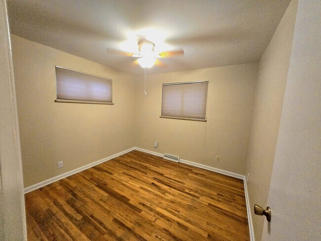 Building Photo - 8250 Chase Way
