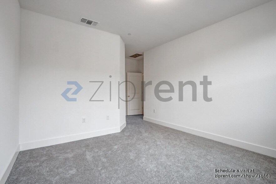 Building Photo - 5301 E Commerce Way