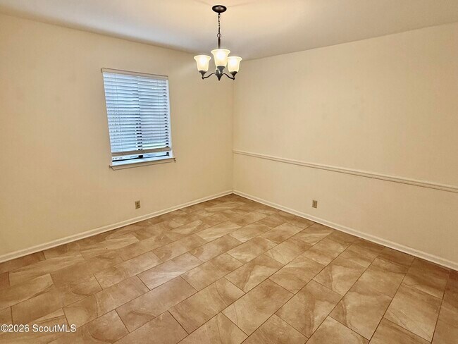 Building Photo - 227 Walmar Grove