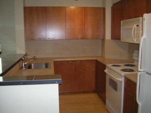 Building Photo - Luminaire Condominium - 1 bedroom