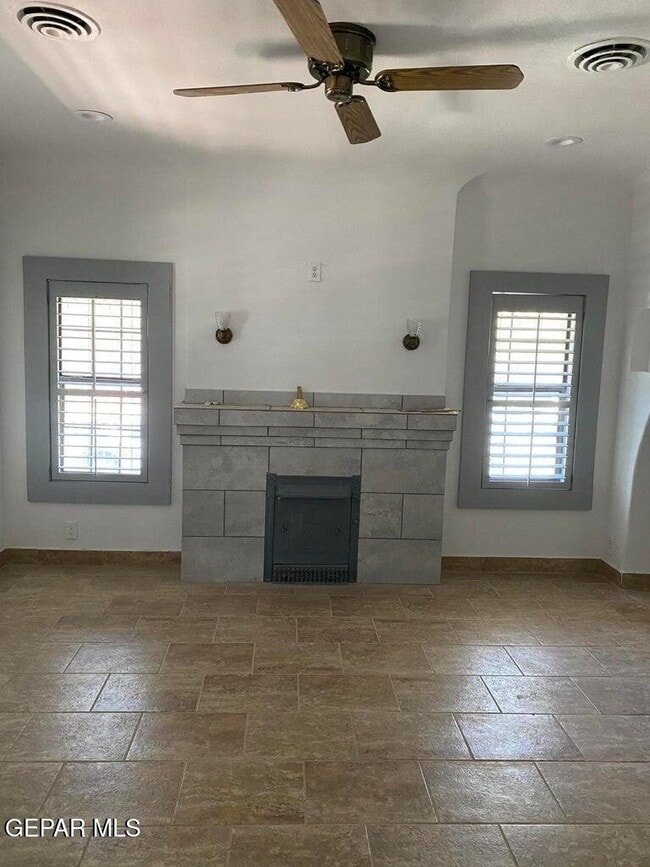 Building Photo - 4001 Trowbridge Dr