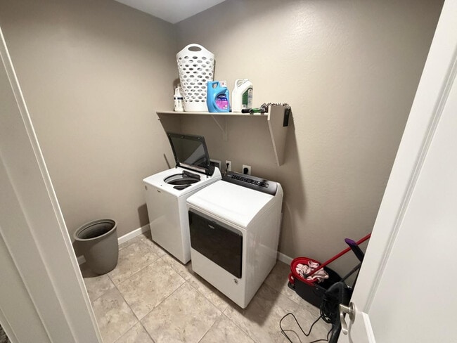 Building Photo - 38172 W San Sisto Ave