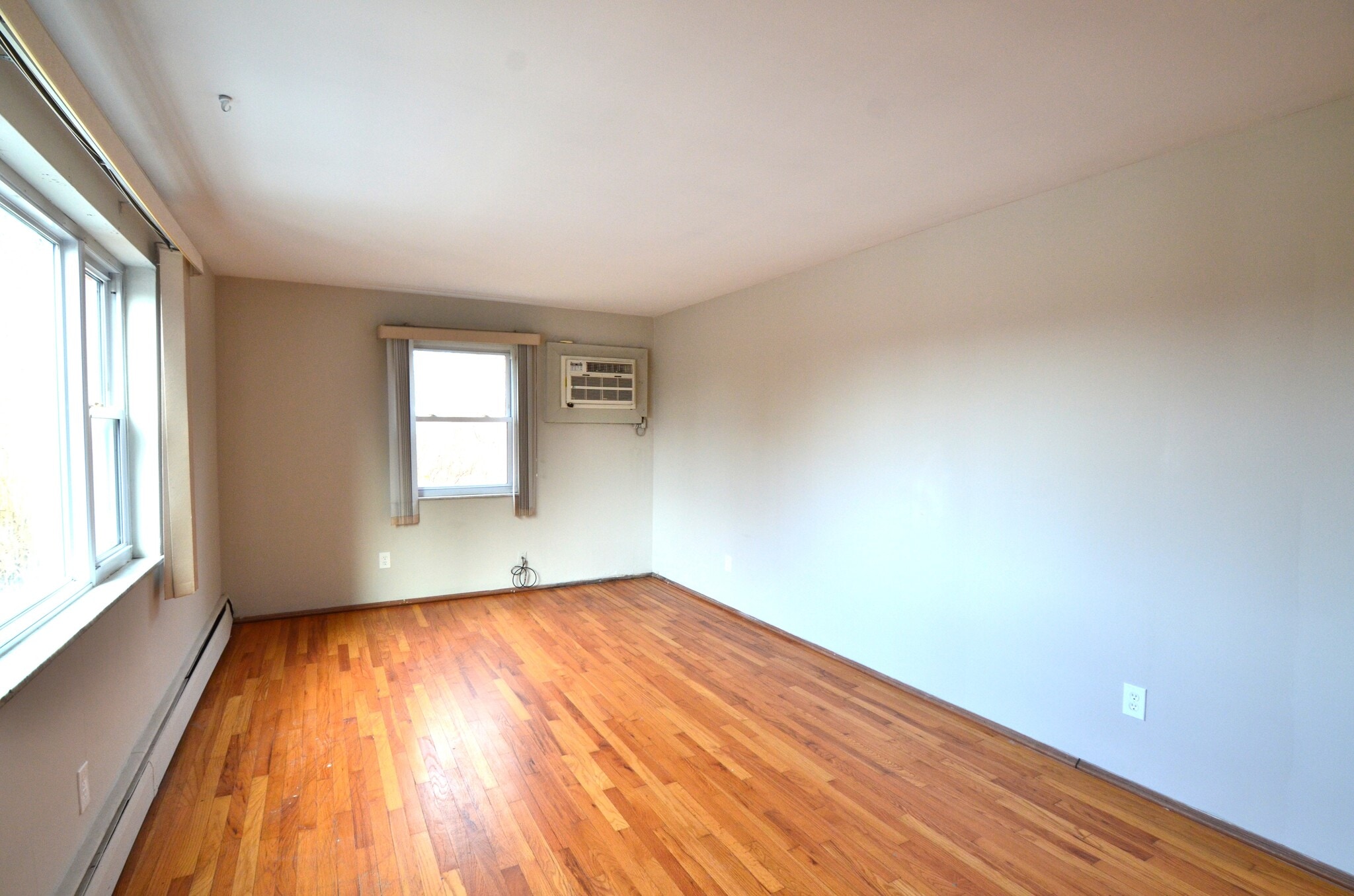 Building Photo - 4216 Settle St