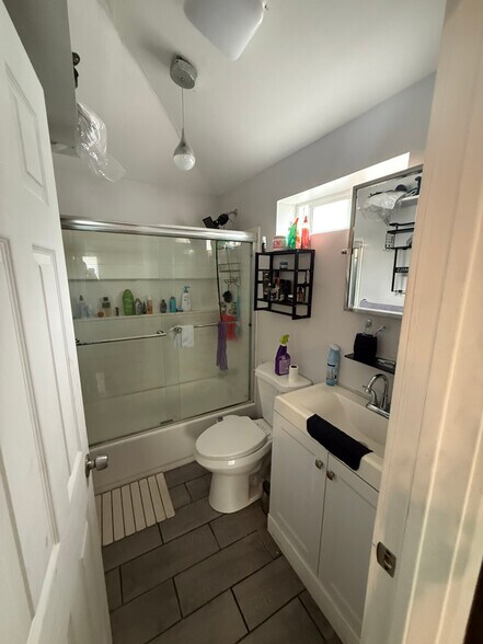 Building Photo - 12426 S Vermont Ave