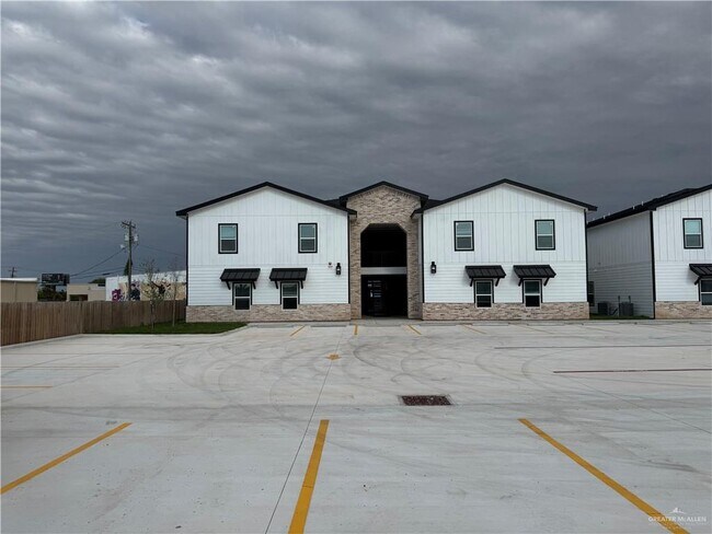 Building Photo - 10 Ragland Rd