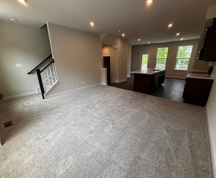Building Photo - 1815 Bergerac Ct