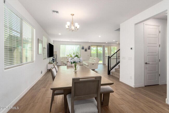 Building Photo - 5747 S Labelle