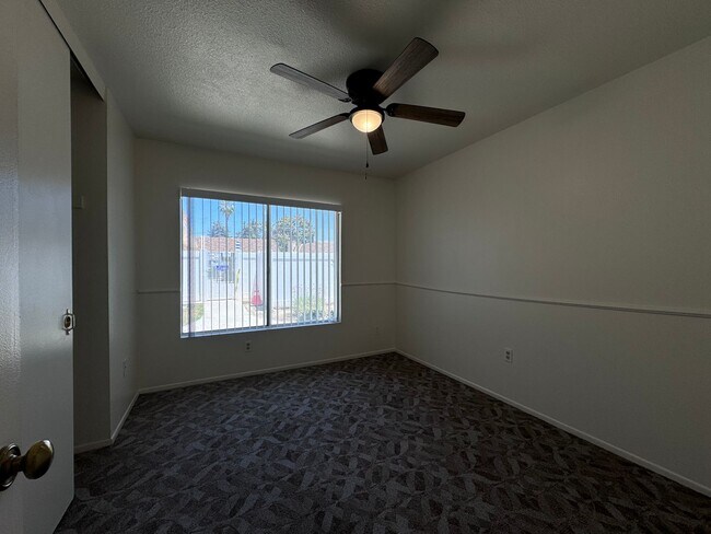 Building Photo - 55+ Single Story Condo in Hemet - HALF OFF...