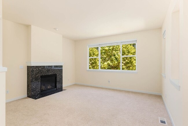 Building Photo - Beautiful 4-Bedroom Home in Prime Issaquah...