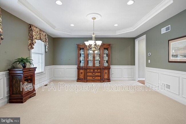 Building Photo - 155 Harrogate Dr