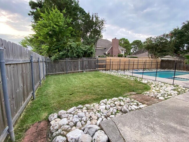 Building Photo - 15703 Spring Forest Dr