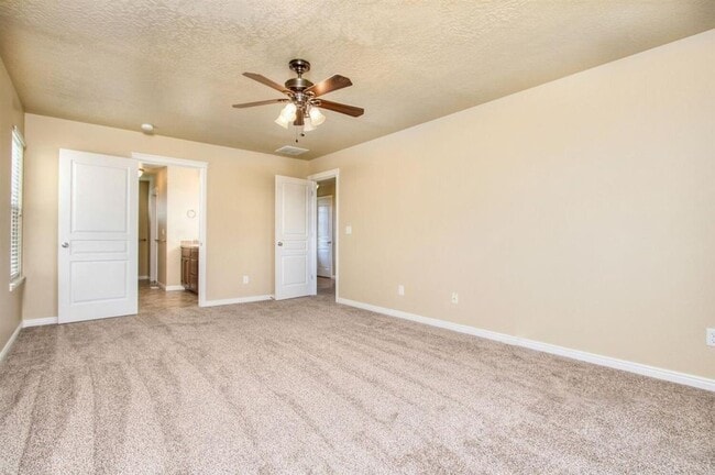 Building Photo - Beautiful 4 bed 2.5 bath home in the perfect Meridian location just off Ustick between Linder and...