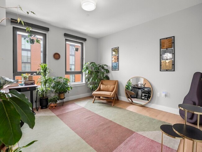 Building Photo - 9 Central St