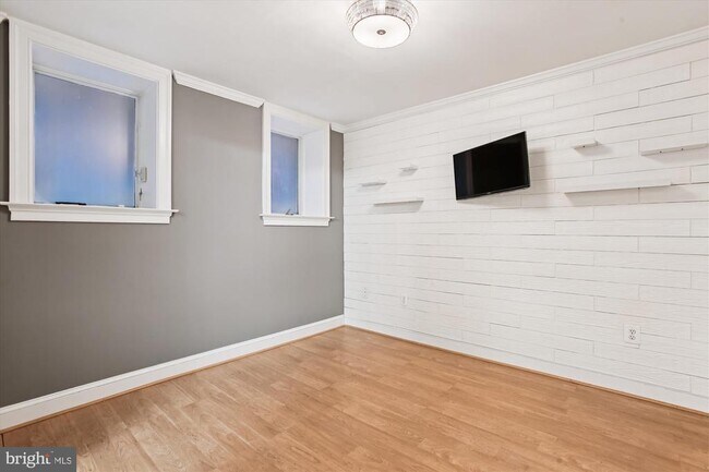 Building Photo - 1740 18th St NW