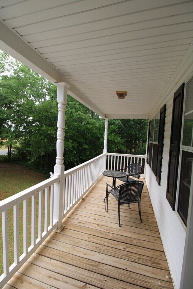 Building Photo - 1425 Mayfield Dr