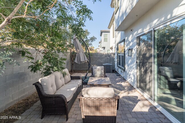 Building Photo - 3020 N 37th Pl