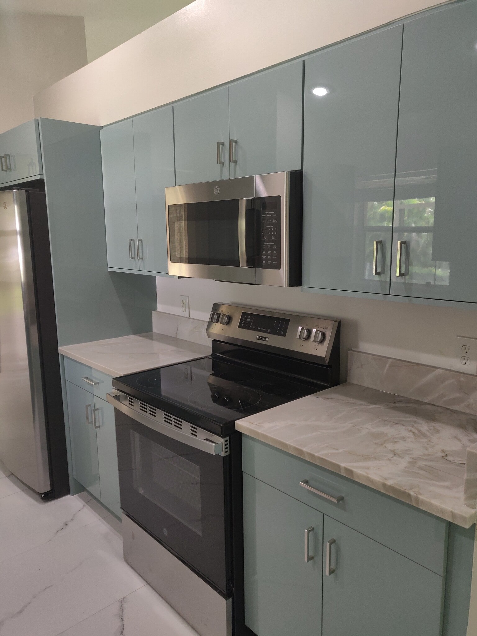 Kitchen - 9160 Aster Rd