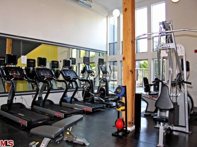 Building Photo - 4215 Glencoe Ave