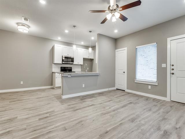 Building Photo - 3207 Karen St