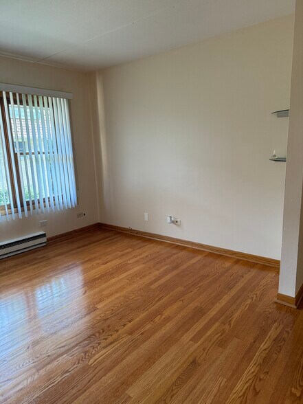 Building Photo - 9907 W 58th St