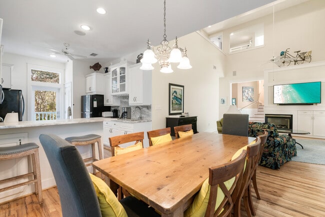 Building Photo - 10 Boardwalk Ln