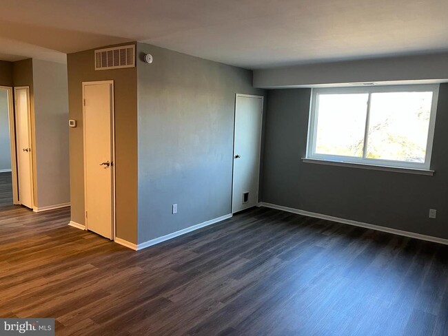 Building Photo - 9921 Bustleton Ave