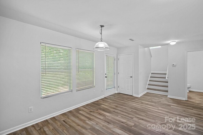 Building Photo - 237 Aershire Ct