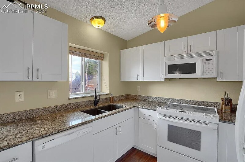 Building Photo - 6910 Churchwood Cir