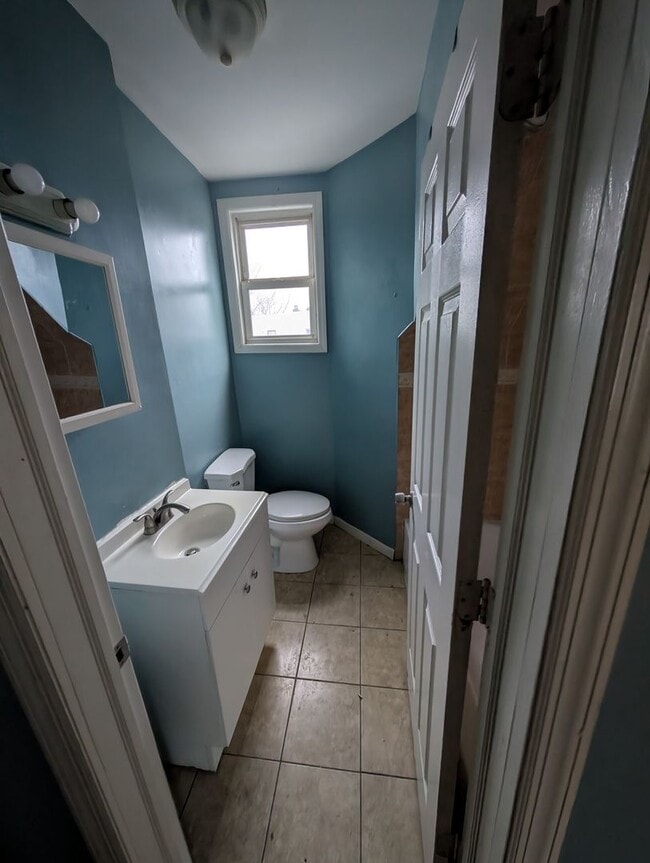 Building Photo - 42 Fabyan Pl