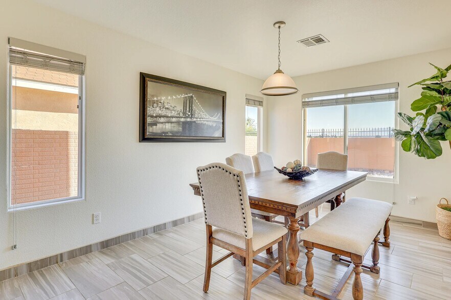Building Photo - 1432 Tingley Dr