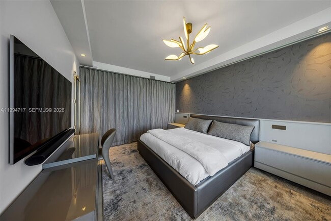 Building Photo - 700 NE 24th St