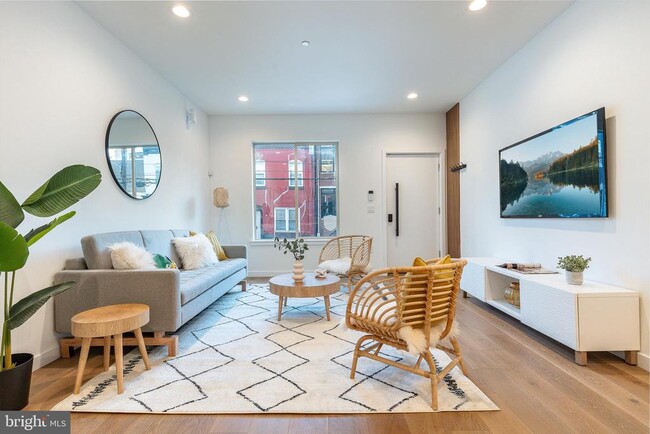 Building Photo - 2925 Master St