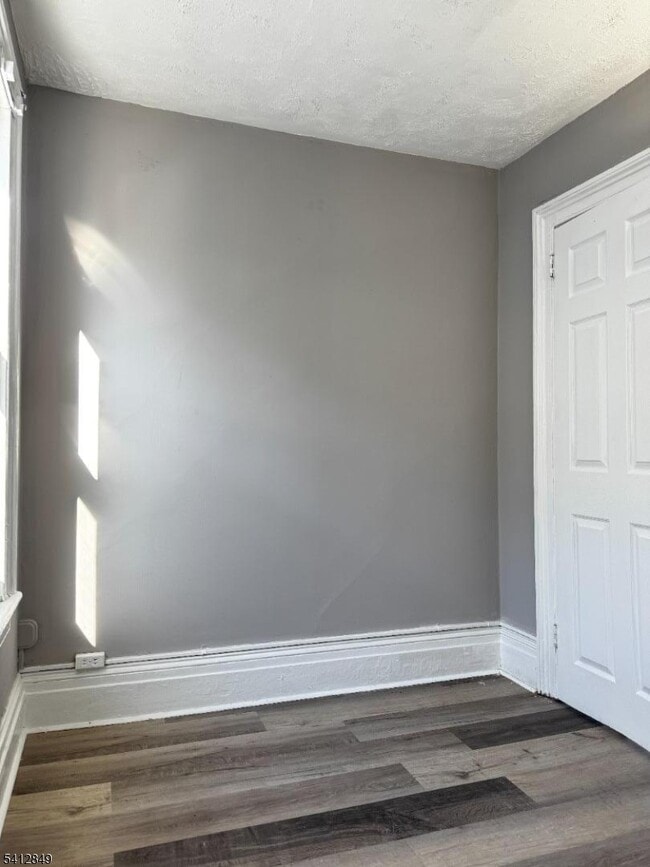 Building Photo - 15 W Emerson Ave