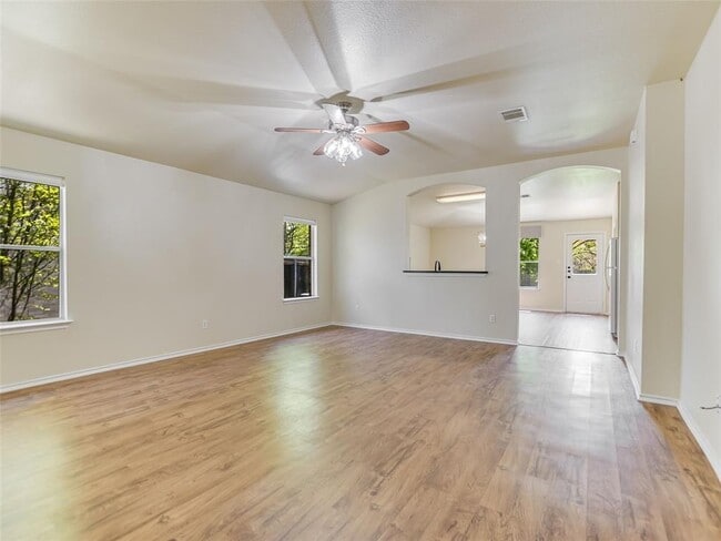Building Photo - 402 Washington Square Dr