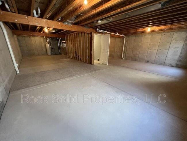 Building Photo - 6003 Crow Rd