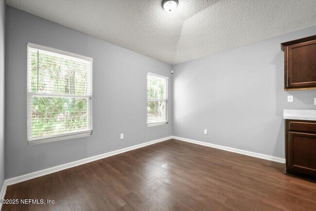 Building Photo - 613 Washington Ln