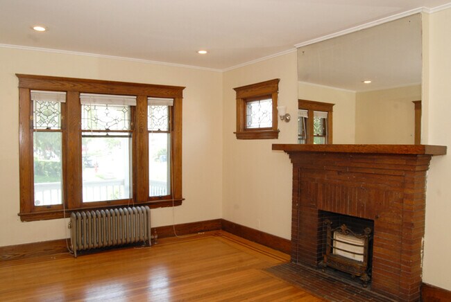Building Photo - 53 Meech St