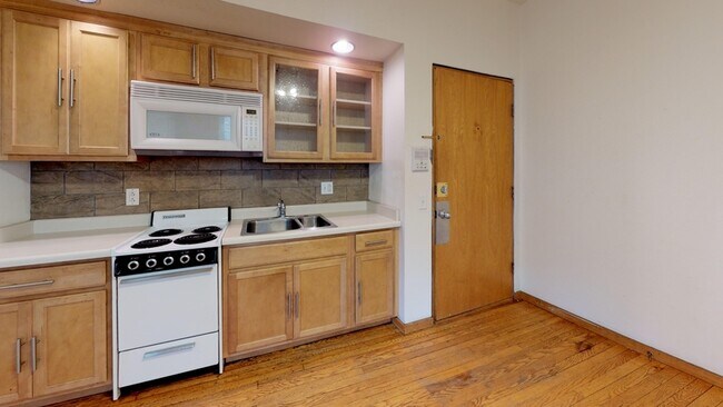 Building Photo - 10 Langdon St