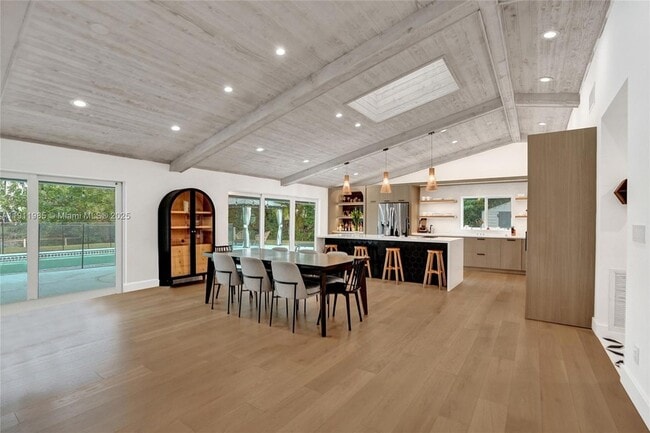 Building Photo - 1020 Bayberry Point Dr