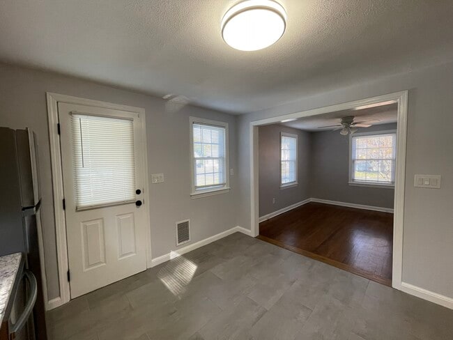 Building Photo - 34 Monroe St