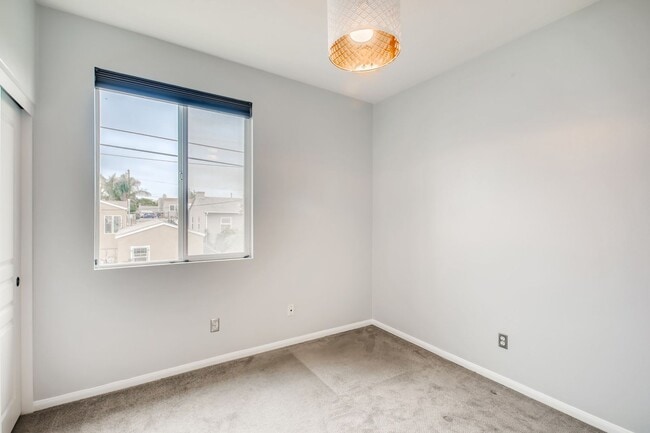 Building Photo - Fantastic 4 Bedroom House in Central San Diego Available in August!!