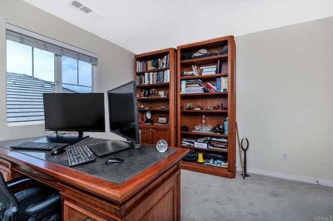 Building Photo - 578 Eureka Dr